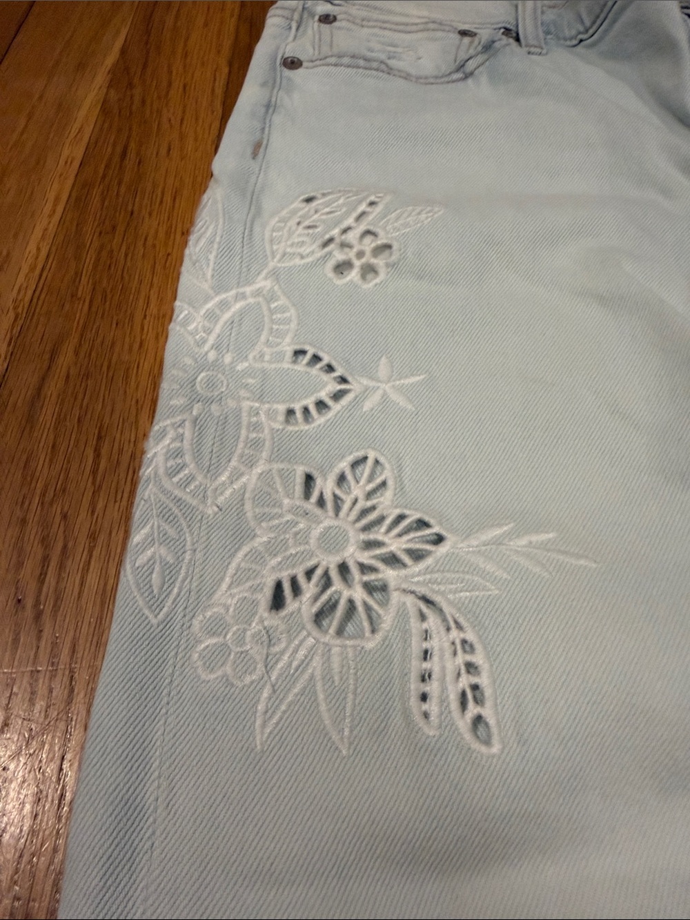 American Eagle Outfitters Embroidered Wide-Leg Jeans - Picture 3 of 4